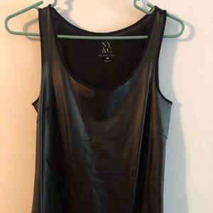 BLACK SLEEVELESS NEW YORK & COMPANY TOP
